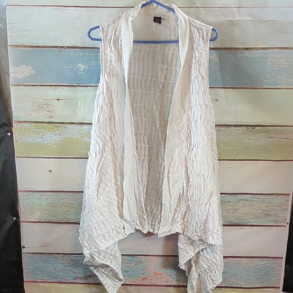 Cupcake Women's White Sleeveless Top